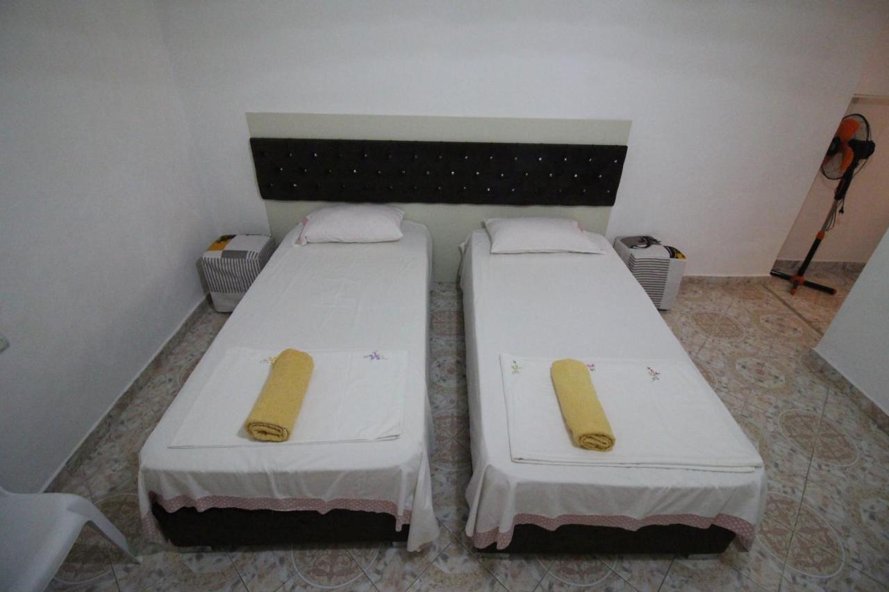 Mona'S Apartments Sarande Exterior photo