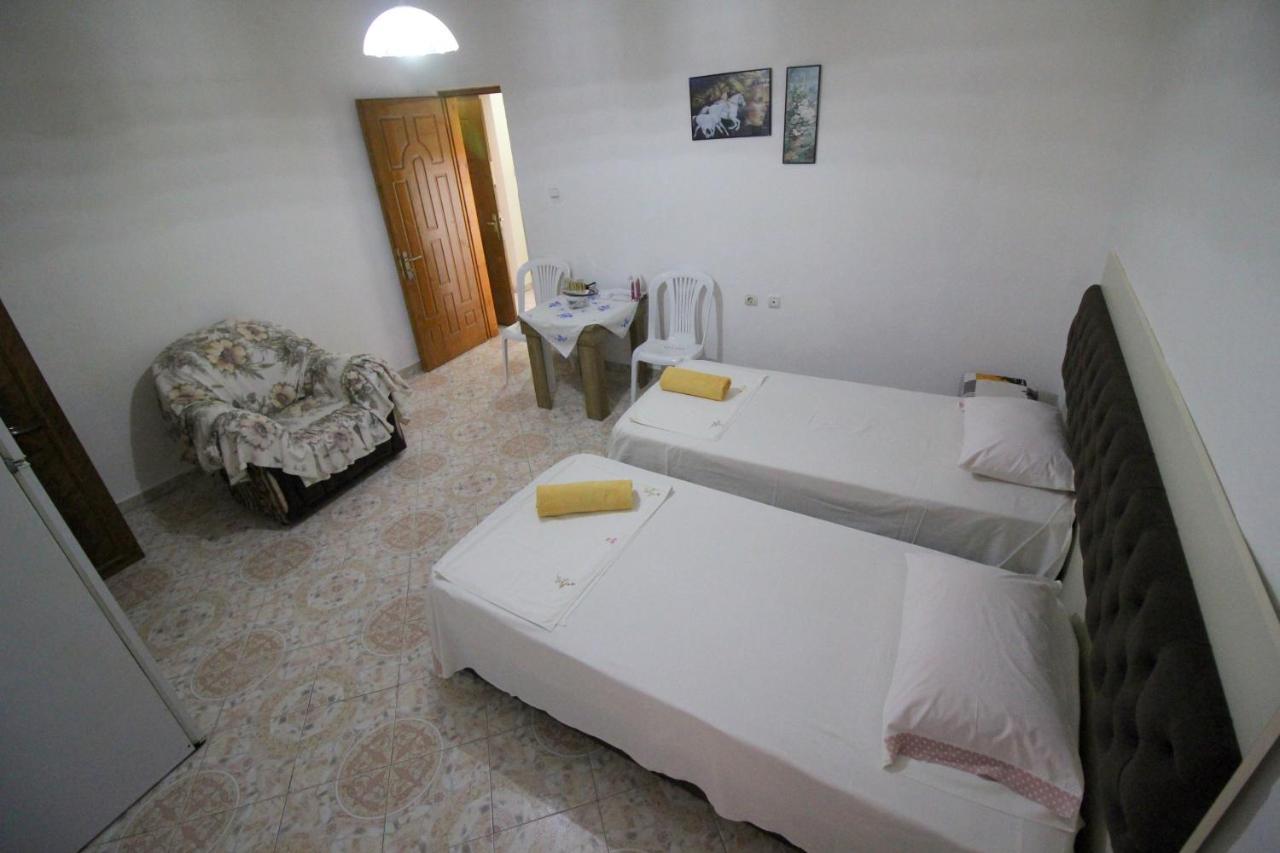 Mona'S Apartments Sarande Exterior photo