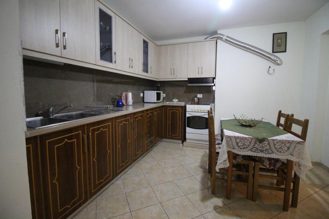 Mona'S Apartments Sarande Exterior photo