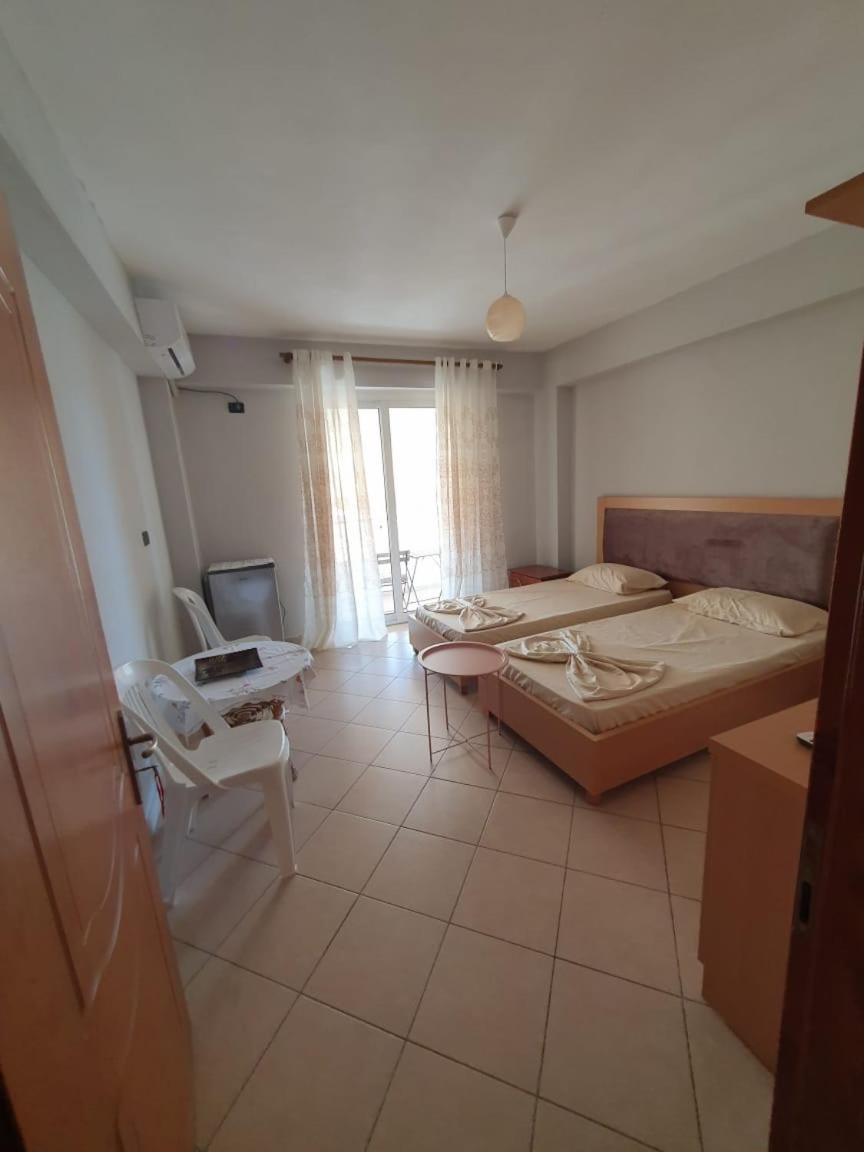 Mona'S Apartments Sarande Room photo