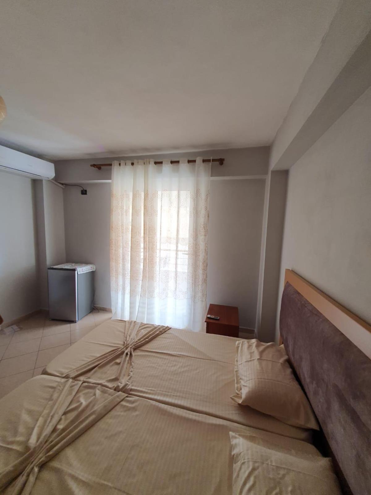Mona'S Apartments Sarande Room photo